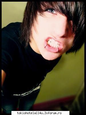 Poze emo - Devil In Persoana >.< - Emo