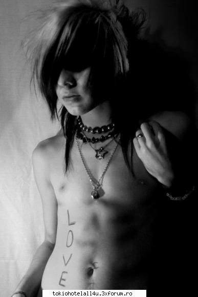 Poze emo - Devil In Persoana >.< - Emo