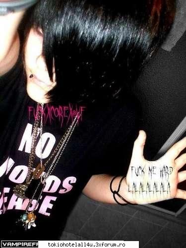 Poze emo - Devil In Persoana >.< - Emo