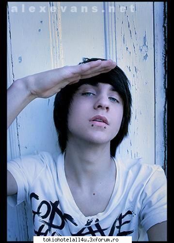 Poze emo - Devil In Persoana >.< - Emo