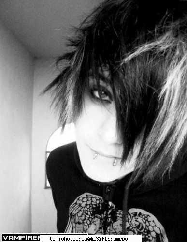 Poze emo - Devil In Persoana >.< - Emo