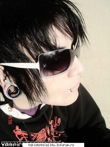 Poze emo - Devil In Persoana >.< - Emo